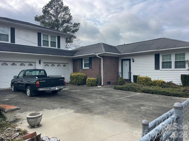 1529 W Market Street, Cheraw, SC 29520