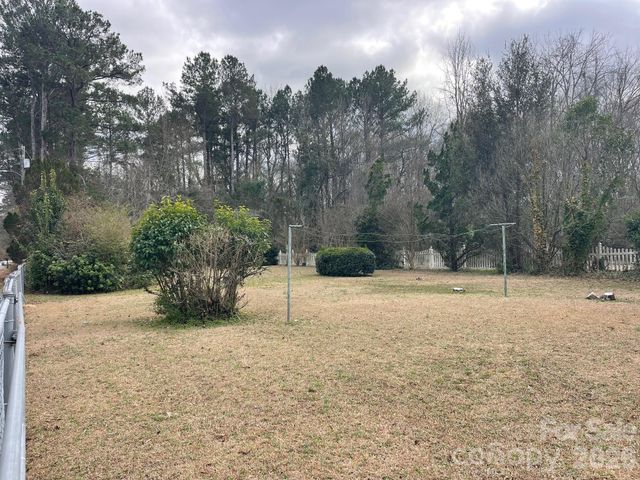 1529 W Market Street, Cheraw, SC 29520