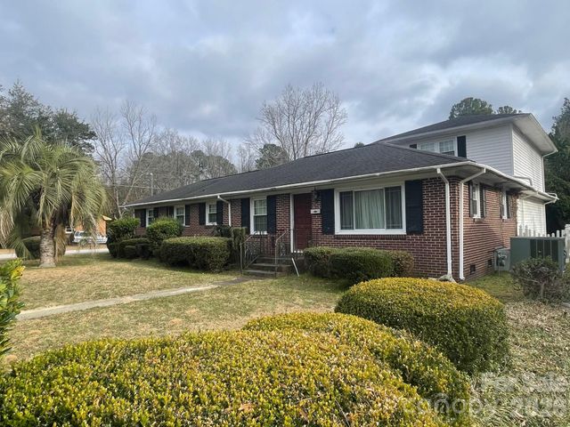 1529 W Market Street, Cheraw, SC 29520