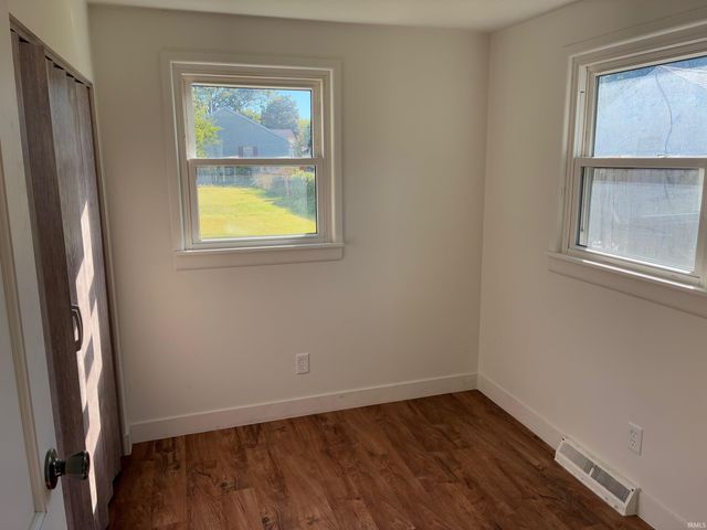 2106 N Byrkit Street, Mishawaka, IN 46545