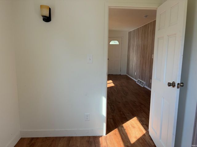 2106 N Byrkit Street, Mishawaka, IN 46545