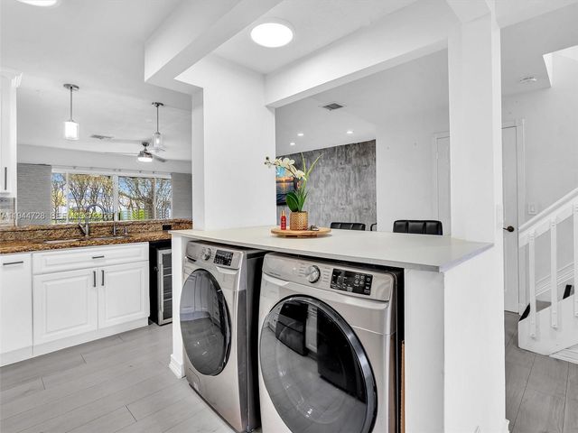 3804 NW 121st Ave, Sunrise, FL 33323