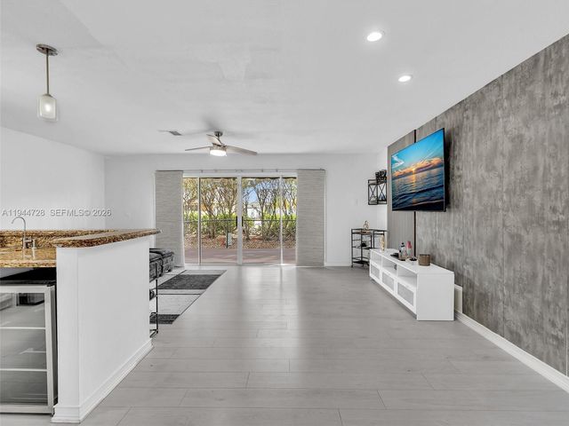 3804 NW 121st Ave, Sunrise, FL 33323