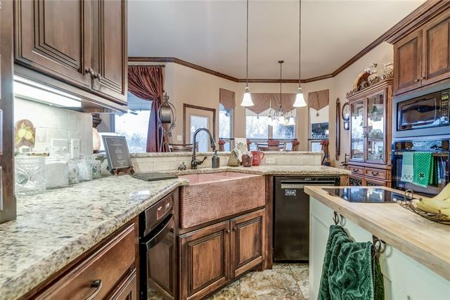 5424 Table Rock Drive, Edmond, OK 73025