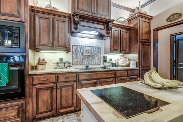 5424 Table Rock Drive, Edmond, OK 73025