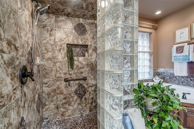 5424 Table Rock Drive, Edmond, OK 73025