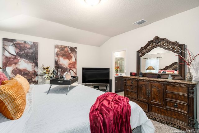 100 HUNTERS CP, San Antonio, TX 78253