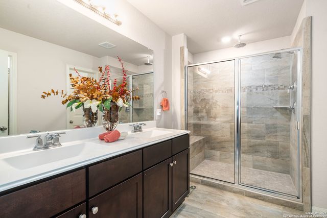 100 HUNTERS CP, San Antonio, TX 78253