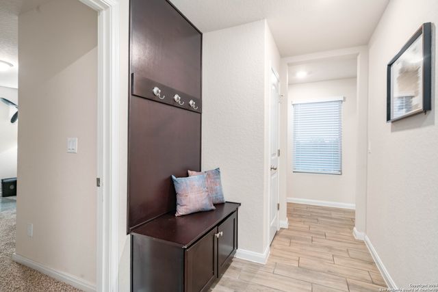 100 HUNTERS CP, San Antonio, TX 78253