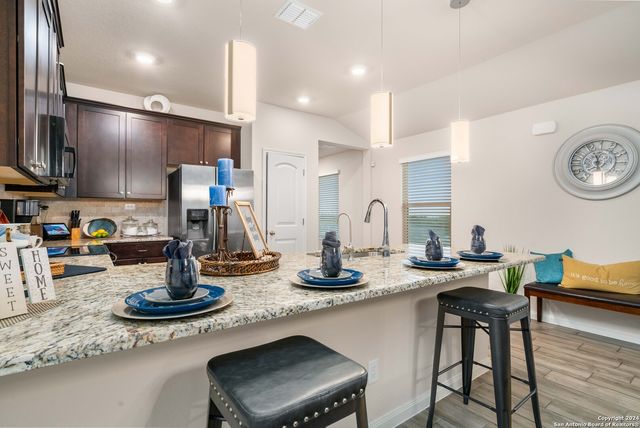 100 HUNTERS CP, San Antonio, TX 78253