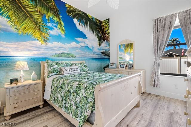 1423 SW 20th ST, Cape Coral, FL 33991