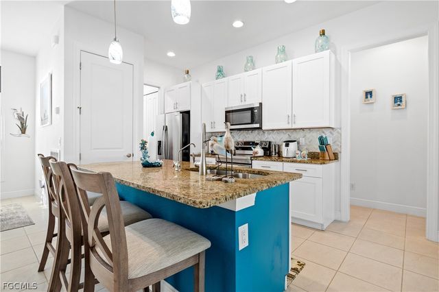 1423 SW 20th ST, Cape Coral, FL 33991