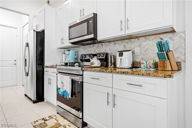 1423 SW 20th ST, Cape Coral, FL 33991