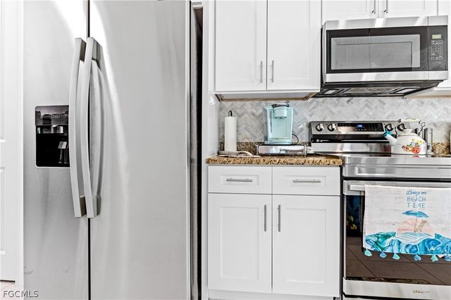 1423 SW 20th ST, Cape Coral, FL 33991