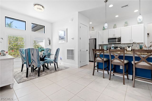 1423 SW 20th ST, Cape Coral, FL 33991