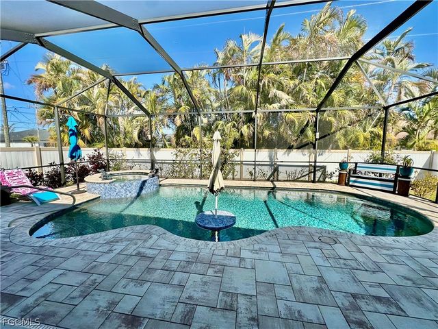 1423 SW 20th ST, Cape Coral, FL 33991