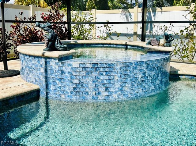 1423 SW 20th ST, Cape Coral, FL 33991