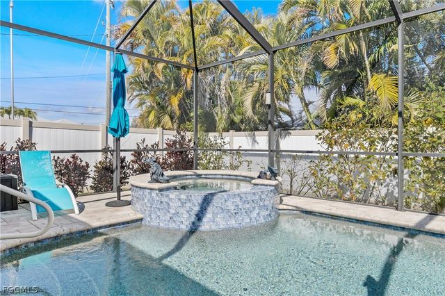 1423 SW 20th ST, Cape Coral, FL 33991