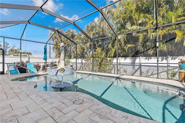 1423 SW 20th ST, Cape Coral, FL 33991