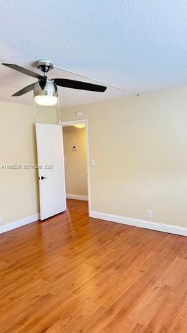 404 NW 68th Ave 417, Plantation, FL 33317