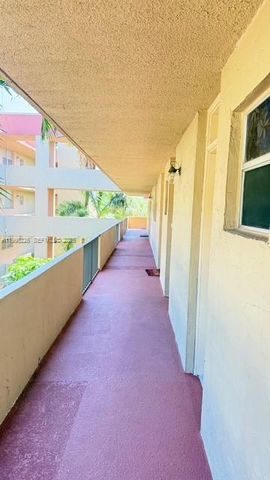 404 NW 68th Ave 417, Plantation, FL 33317