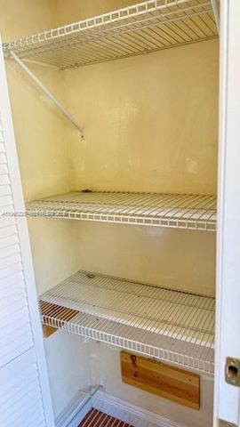 404 NW 68th Ave 417, Plantation, FL 33317