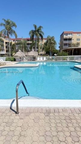 404 NW 68th Ave 417, Plantation, FL 33317