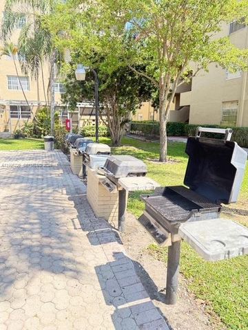 404 NW 68th Ave 417, Plantation, FL 33317