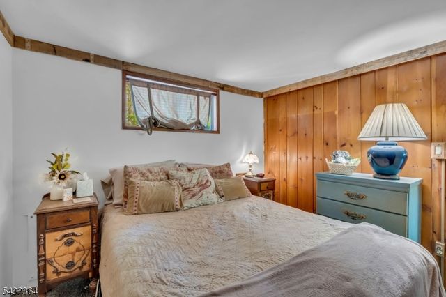 20 Plaza Dr, Hampton Twp., NJ 07860