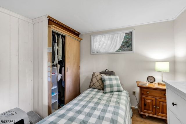 20 Plaza Dr, Hampton Twp., NJ 07860