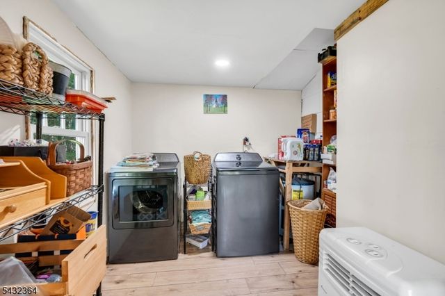 20 Plaza Dr, Hampton Twp., NJ 07860