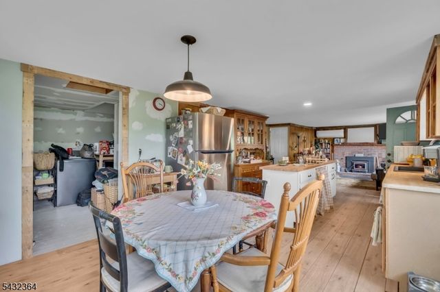 20 Plaza Dr, Hampton Twp., NJ 07860