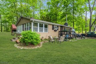 20 Plaza Dr, Hampton Twp., NJ 07860