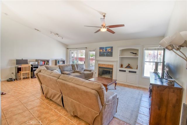 31628 Loire, Winchester, CA 92596