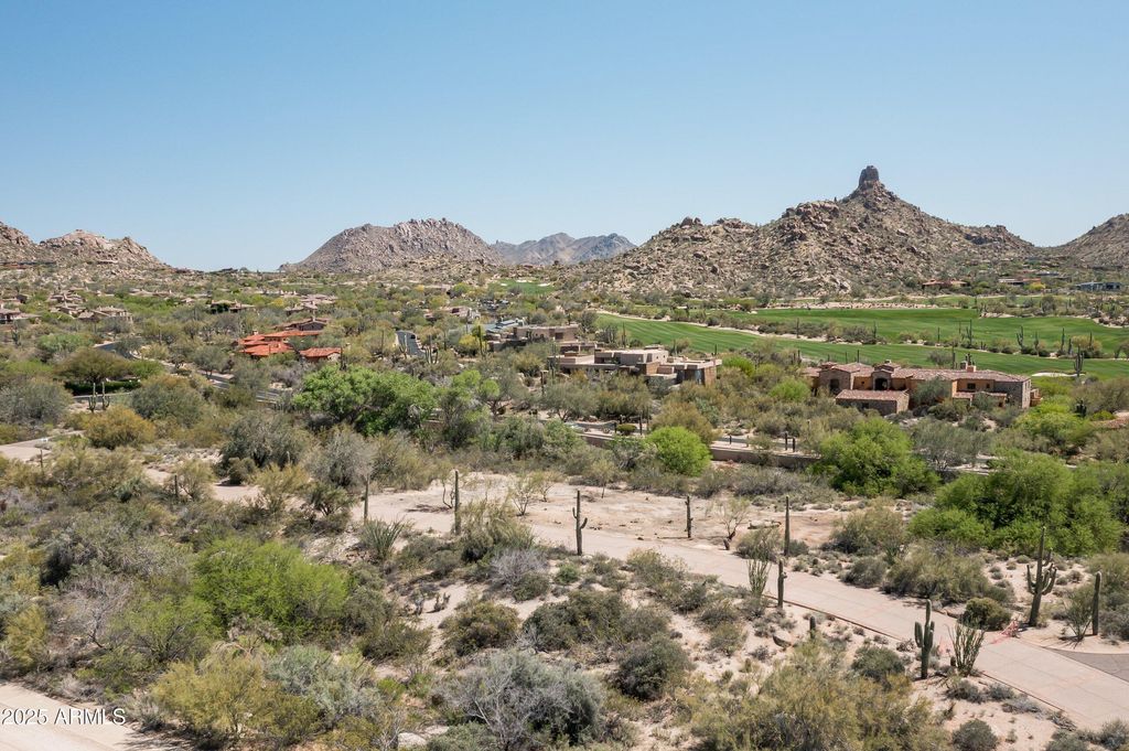 9804 E RUNNING DEER Trail, Scottsdale, AZ 85262 — photo 4