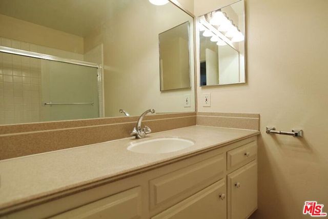 5000 S Centinela Avenue 325, Los Angeles, CA 90066