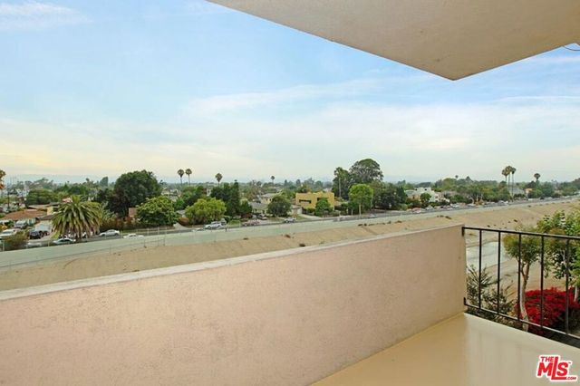 5000 S Centinela Avenue 325, Los Angeles, CA 90066