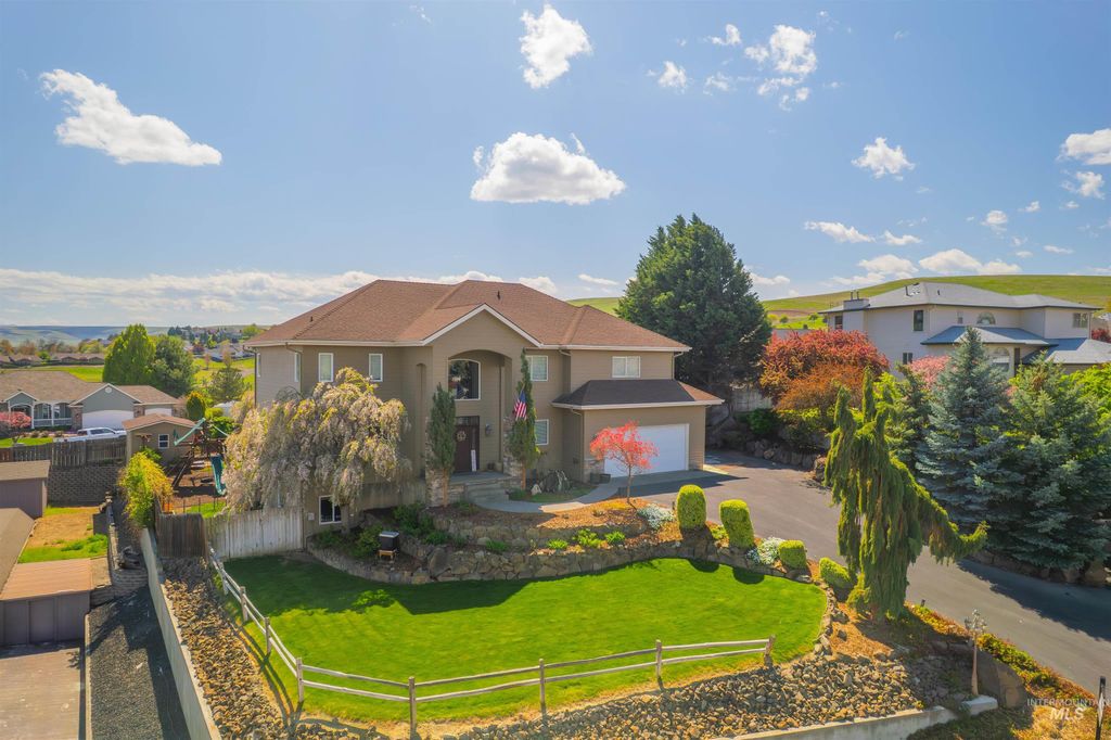 2005 Quailwood Drive, Clarkston, WA 99403