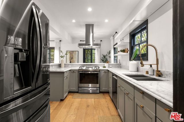 1116 S Highland Avenue, Los Angeles, CA 90019