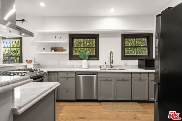 1116 S Highland Avenue, Los Angeles, CA 90019