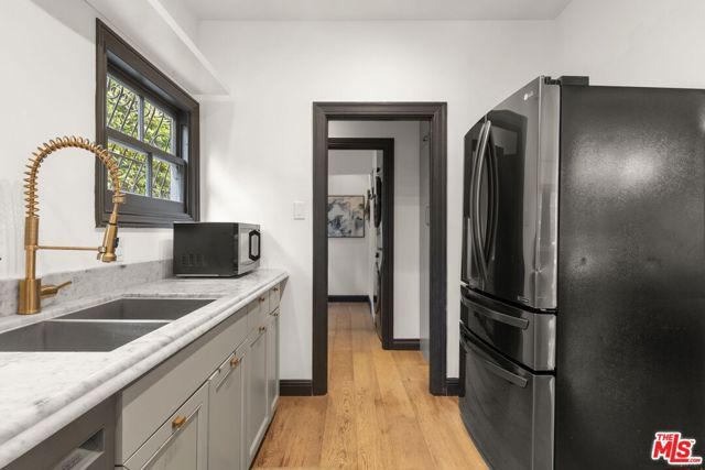 1116 S Highland Avenue, Los Angeles, CA 90019