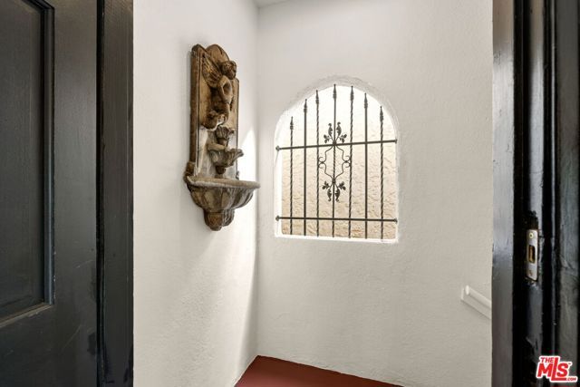 1116 S Highland Avenue, Los Angeles, CA 90019