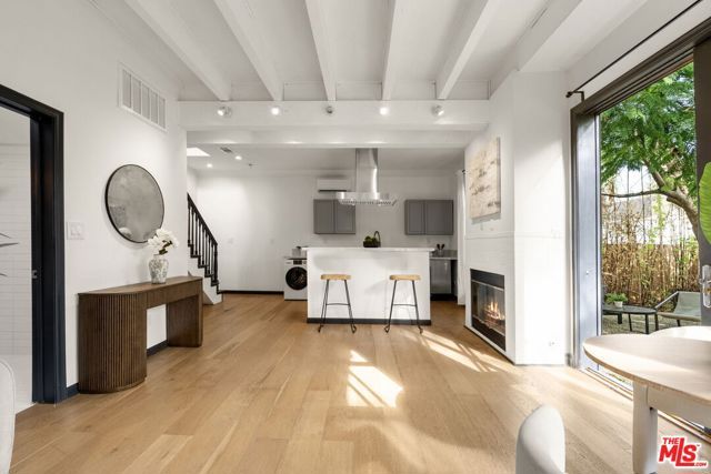 1116 S Highland Avenue, Los Angeles, CA 90019