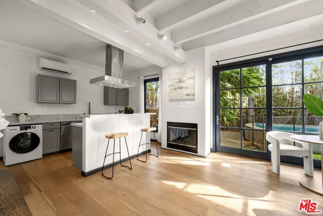 1116 S Highland Avenue, Los Angeles, CA 90019