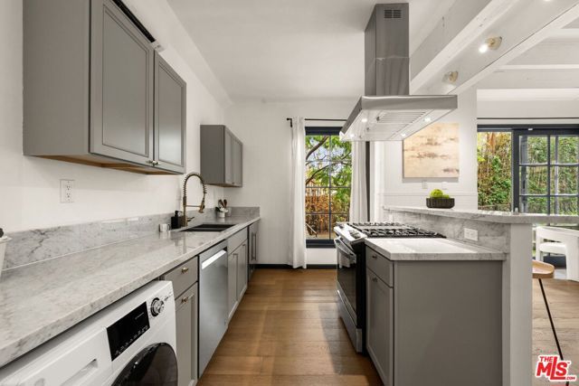 1116 S Highland Avenue, Los Angeles, CA 90019
