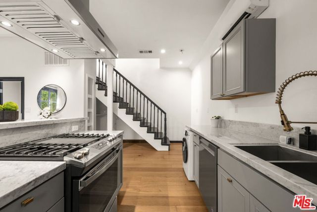 1116 S Highland Avenue, Los Angeles, CA 90019