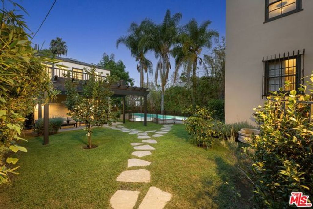 1116 S Highland Avenue, Los Angeles, CA 90019