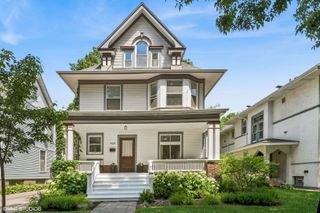 420 N Grove Avenue, Oak Park, IL 60302