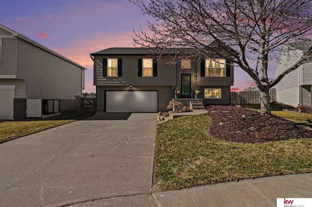 8208 N 154 Circle, Bennington, NE 68007