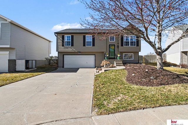 8208 N 154 Circle, Bennington, NE 68007